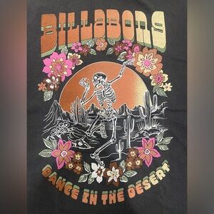 New with tags oversized Medium billabong tshirt